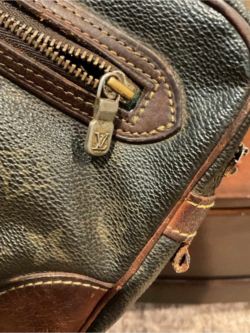 Louis Vuitton Marly Dragonne Clutch Black and Brown Leather Wrist Strap - Picture 9 of 10